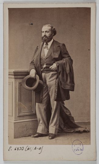 Portrait d'Ernest Nathan, violoncelliste à l'Opéra.