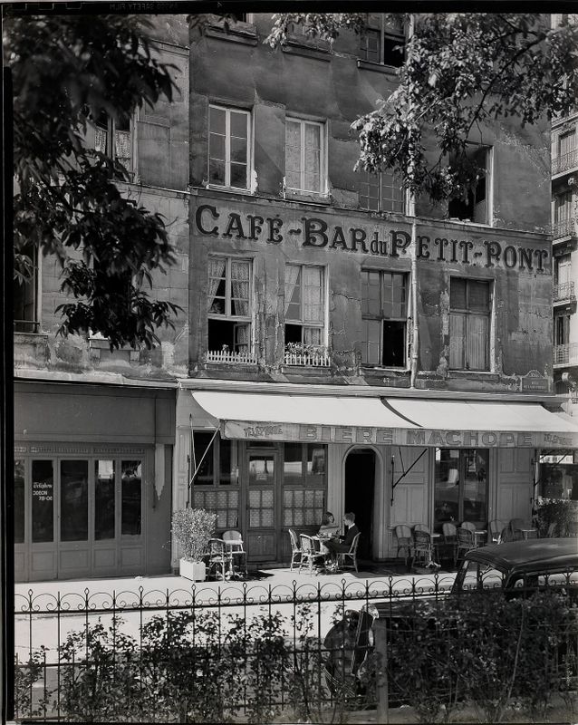 Cafe Petit Pont