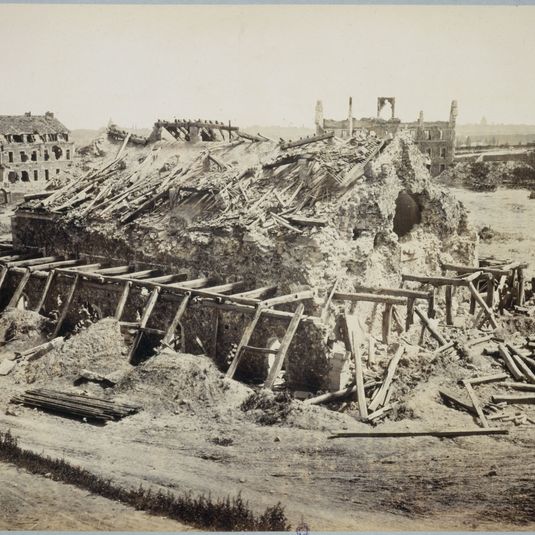 Ruines de la Commune de Paris, 1871. Intérieur du Fort militaire d'Issy, Issy-Les-Moulineaux, 92130.