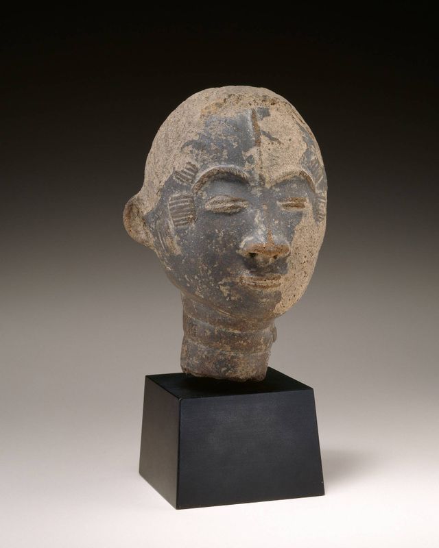 Commemorative head