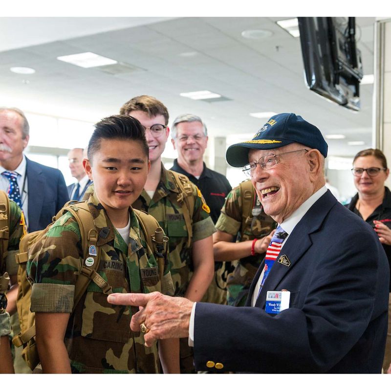 Woody Williams meets young Marines in Guam Aiport
