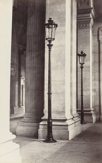 Louvre (Passage to the Library)