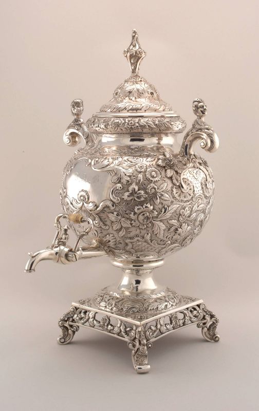 Tea/hot water urn