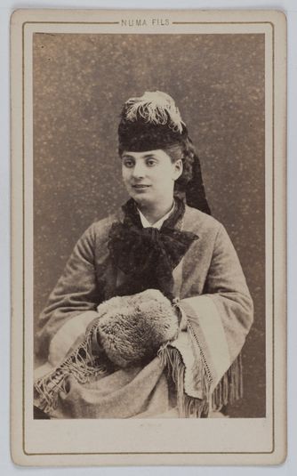 Portrait d'Augustine-Alexandrine Toulet (1849-1931), dite Alice Regnault, actrice de théâtre entre 1869 et 1880.