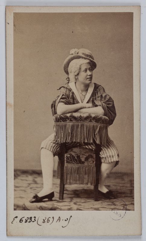 Portrait de Marguerite Badel, dite Rigolboche, danseuse excentrique au Théâtre des Délassements Comiques entre 1855 et 1860.