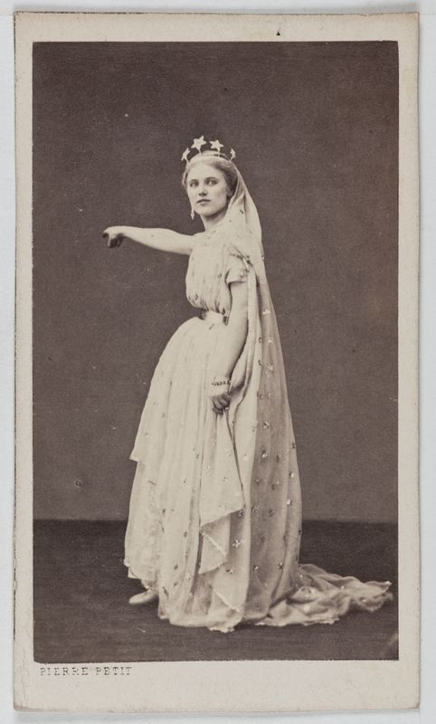 Portrait de Christine Nilsson (1843-1921), épouse Rouzaud, chanteuse d'opéra suédoise, dans la Flûte Enchantée en mars 1867.