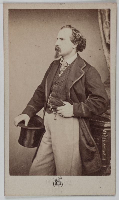 Portrait d'Emile Naudin, chanteur ténor léger au théâtre des Italiens en 1862 et à l'Opéra en 1865.