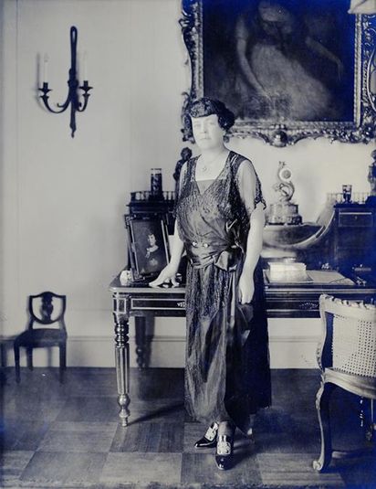 Alva Belmont	1853–1933