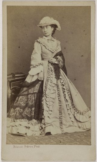 Portrait de Léonie Delahaye (épouse Borelli) (1842- ), (actrice)