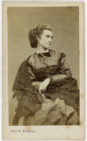 Portrait de Louise Murer, pianiste.
