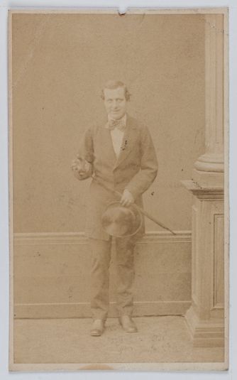 Portrait de Robert Auguste Priston(-1875), bijoutier et acteur de théâtre entre 1852 et 1875.
