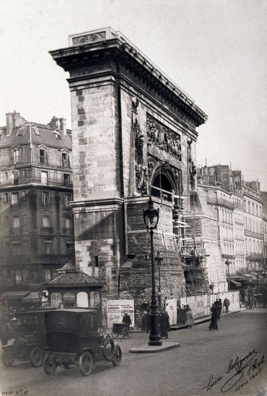 Protection des monuments de Paris pendant la guerre de 1914-1918. La porte Saint-Denis, Paris.