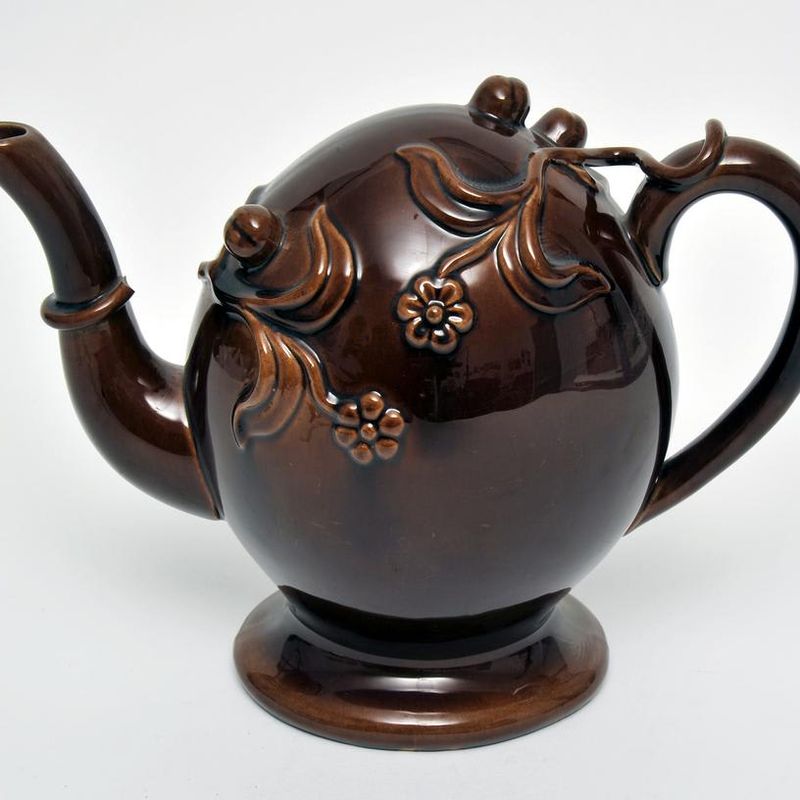 'Cadogan' teapot, c.1820