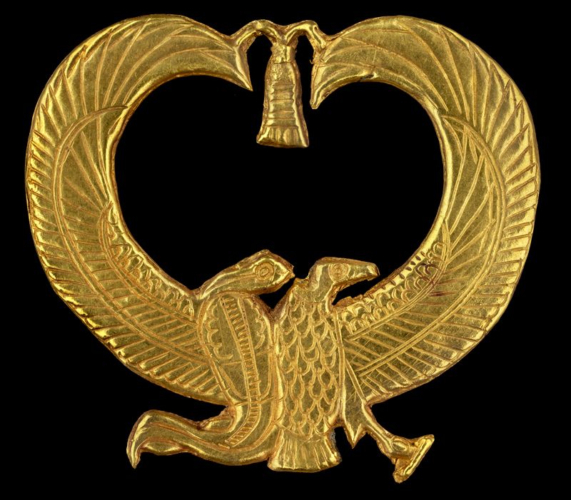 Golden Amulet of Psusennes I with Vulture and Cobra representing Isis and Nephthys