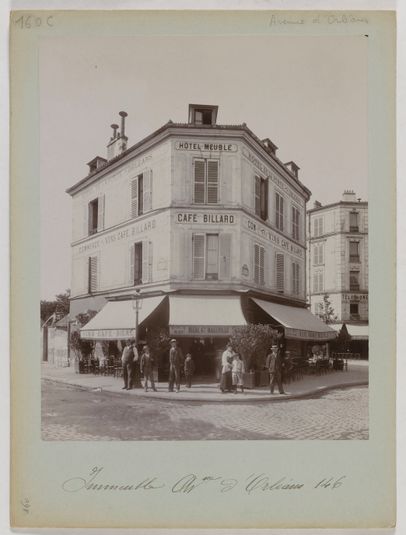 Immeuble, à l'angle du boulevard Brune et du n°146 avenue d'Orléans, actuelle avenue du Général Leclerc, 14ème arrondissement, Paris.