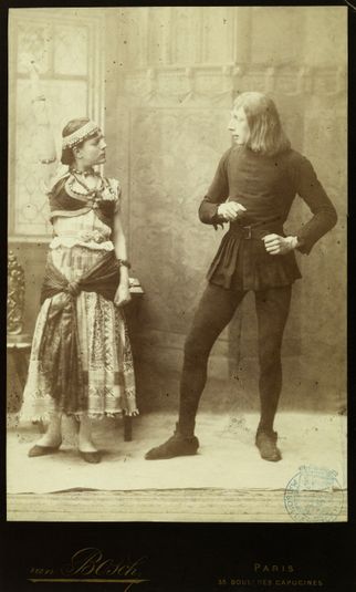 Julia Depoix et Deroy dans les rôles d’Esmeralda et Gringoire