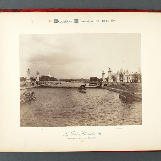 Le pont Alexandre III, vue prise du pont des Invalides