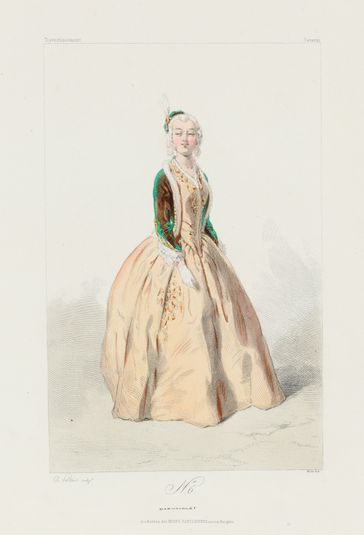Jeune femme de trois-quarts portant un chapeau et un boléro vert et une robe écru. / N°6.