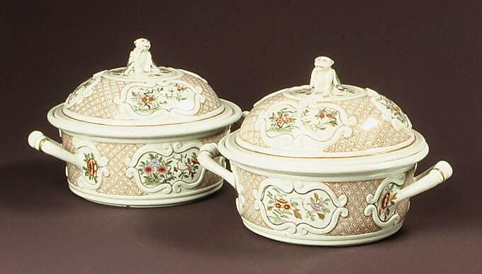 Pair of covered tureens