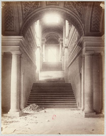Palais des Tuileries, escalier d'honneur, 1er arrondissement, Paris. Juillet 1871.