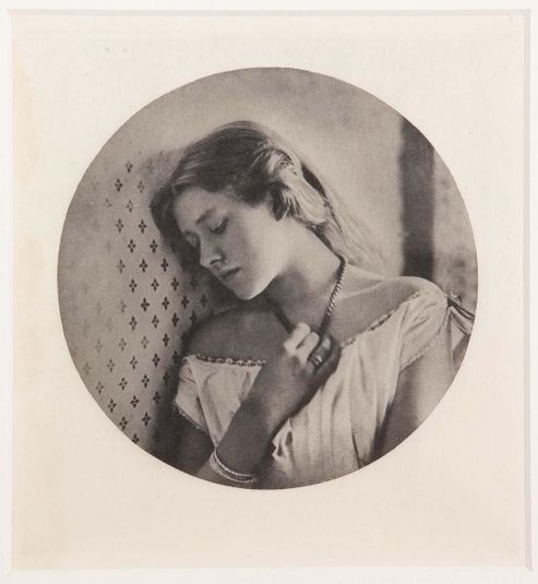 Ellen Terry, at the Age of Sixteen