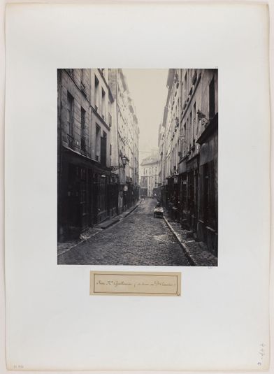 Rue Neuve-Guillemin, vue prise de la rue du Vieux-Colombier, 6ème arrondissement, Paris