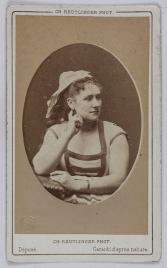 Portrait de Marie Riquet, actrice au Théâtre Déjazet et au Théâtre des Nouveautés en 1874.