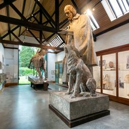 Family Favourites: Sculpture Gallery