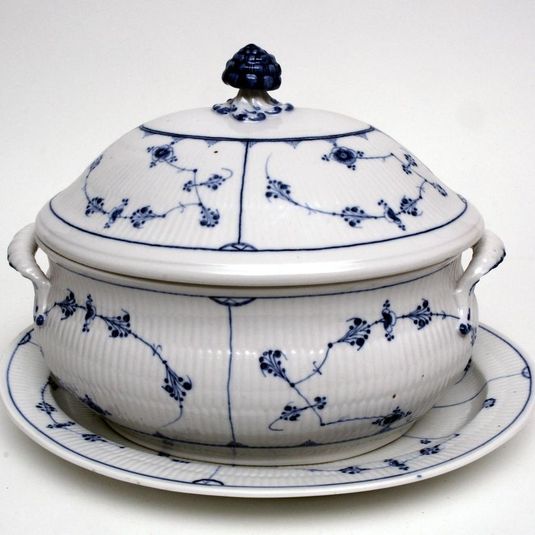 Tureen with Cover and Stand, 1867