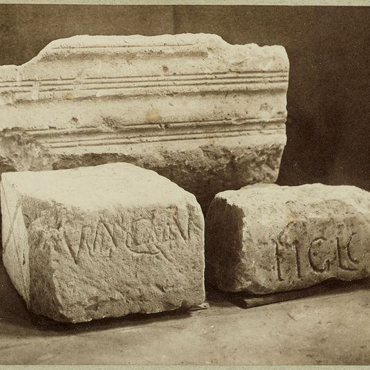 Fragments sculptés gallo-romains, collections du musée Carnavalet, 3ème arrondissement, Paris.