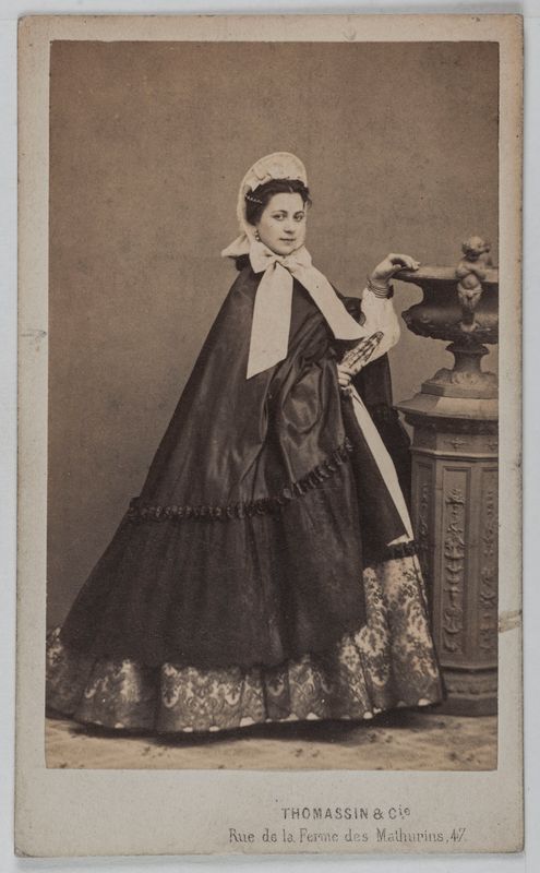 Portrait de Nathalie, actrice au théâtre des Délassements-Comiques.
