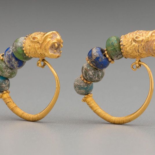 Earring with Lion Head Terminal