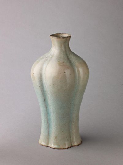 Quatrefoil vase, Jun ware
