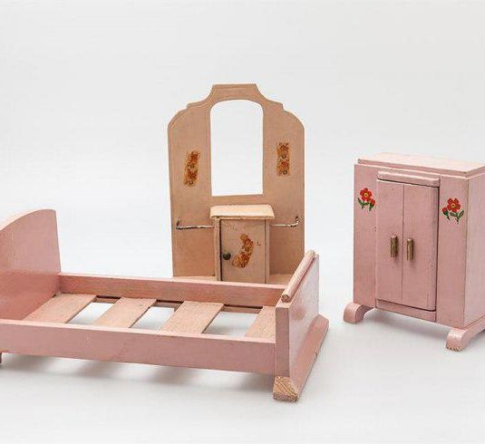 Wooden Pink Bedroom Furniture