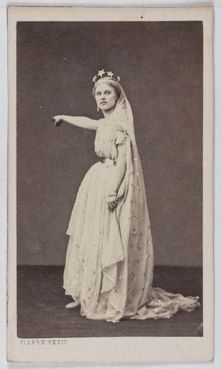 Portrait de Christine Nilsson (1843-1921), épouse Rouzaud, chanteuse d'opéra suédoise, dans la Flûte Enchantée en mars 1867.