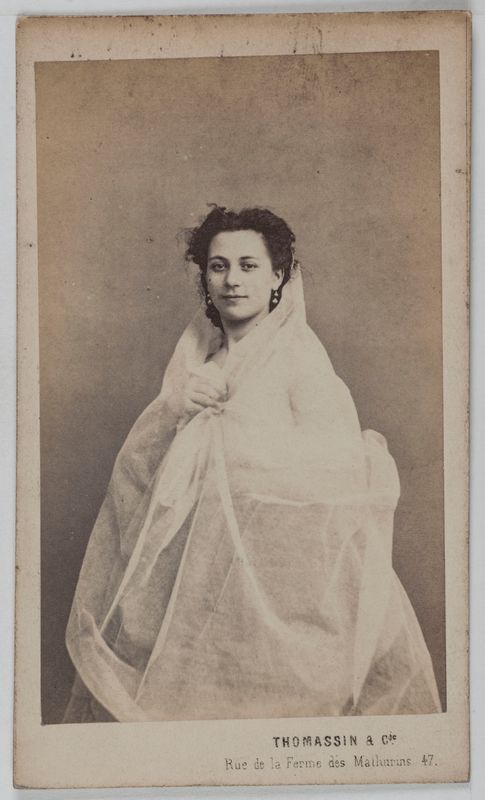 Portrait de Nathalie, actrice au théâtre des Délassements-Comiques.
