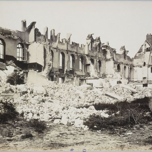 Ruines de la Commune de Paris, 1871. Le château de Montereau (détruit) à Rosny, 93110.