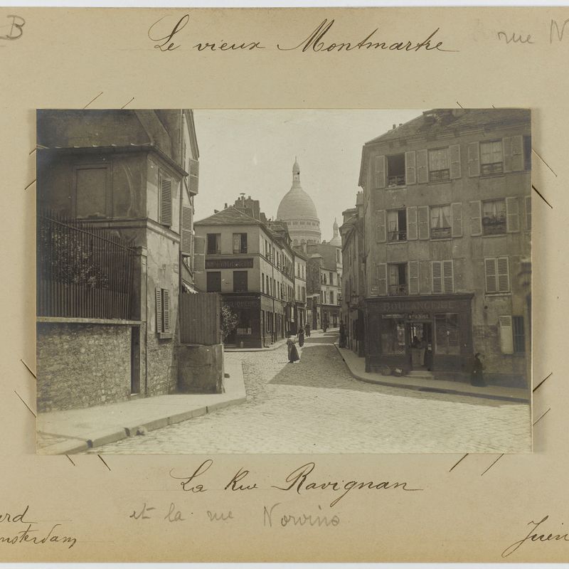 Rue Ravignan et la rue Novins, la basilique du Sacré-Coeur de Montmartre, juin 1904,18ème arrondissement, Paris.