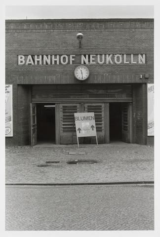 Berlin Geisterbahn - Berlin Stillgelegt (west): Ringbahn: Neukölln, 20-8-83; voorzijde