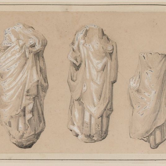 Fragments de trois statues de Notre-Dame.