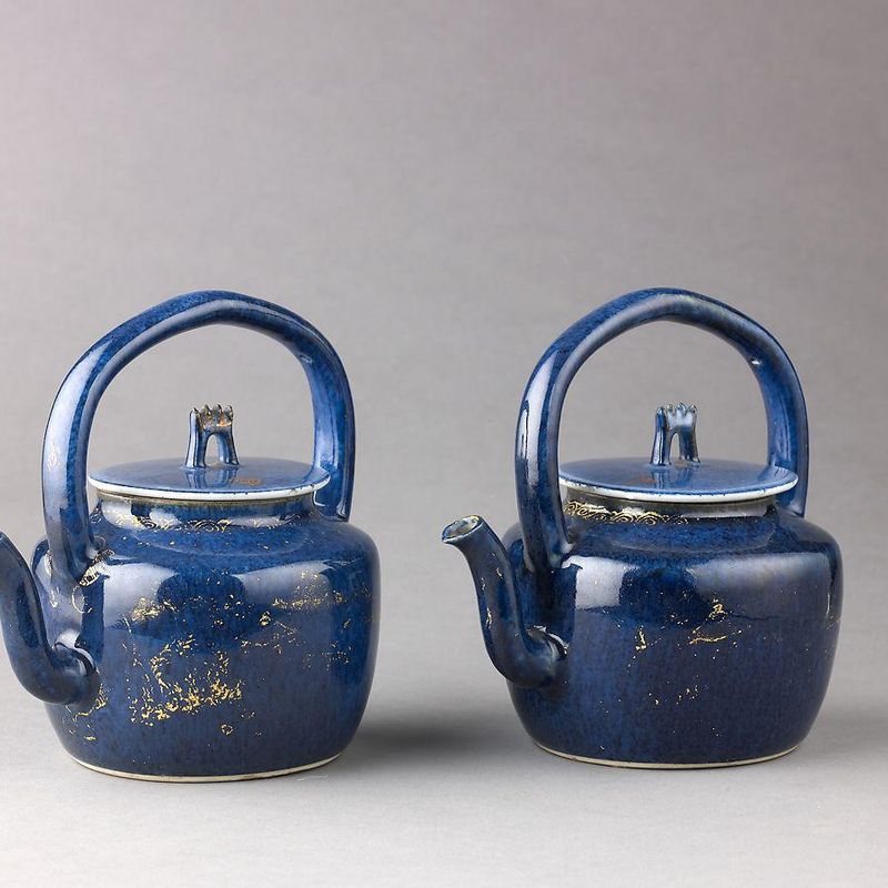 Covered teapot or wine pot (pair with 1975.1.1704)