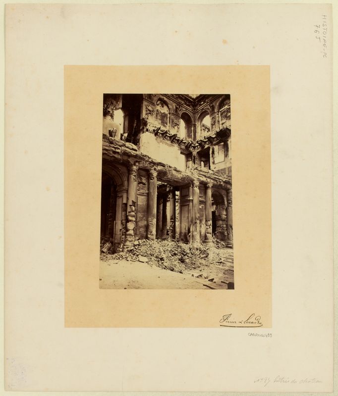 Photographies des ruines de la Commune : Entrée des Tuileries
