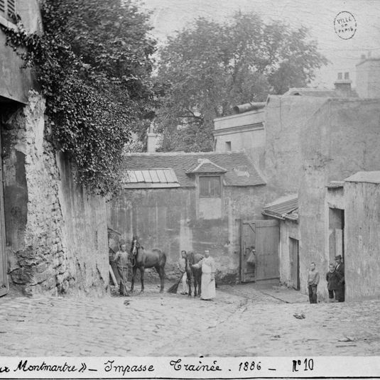 Façade sur cour, impasse Traînée, Montmartre, 18ème arrondissement, Paris. 1886