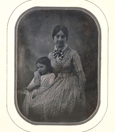Madame Riesener et sa fille Thérèse