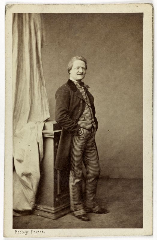 Portrait de Louis Emile Hesnard (1825-1903), dit Montrouge, compère de revues, acteur et architecte.