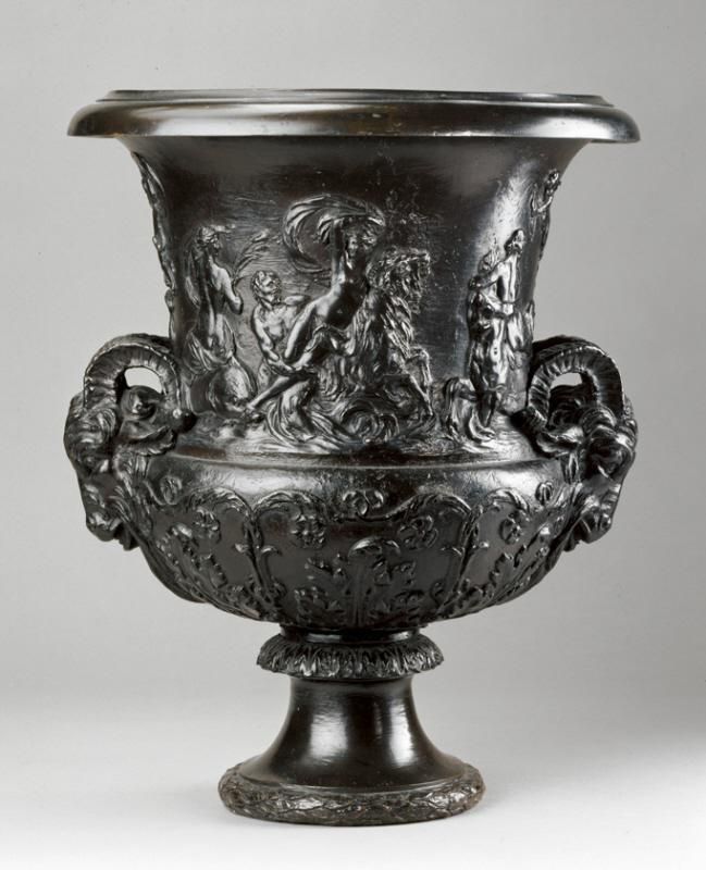 Vase with Triumph of Thetis