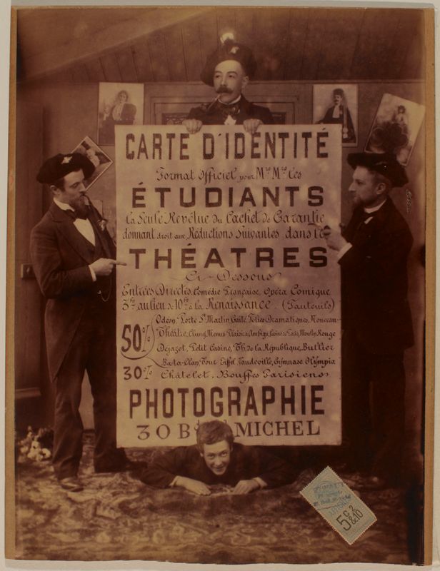 Publicité pour un photographe situé 30, boulevard Saint-Michel, 6ème arrondissement, Paris.