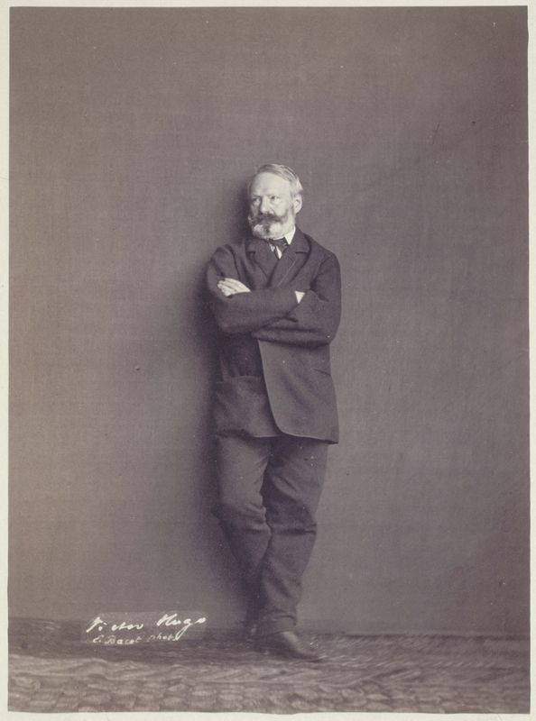 Portrait en pied de Victor Hugo (1808-1885), (écrivain)