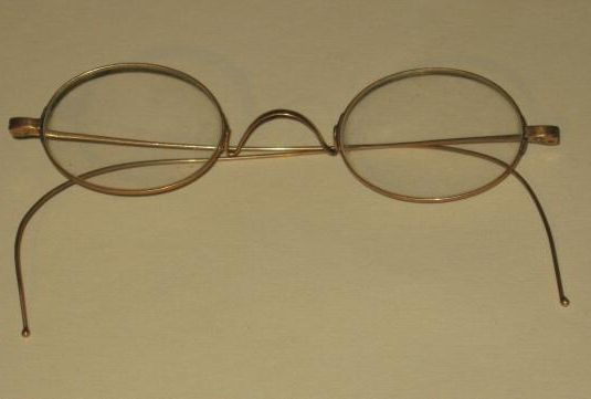 Eyeglasses (63.49.2)