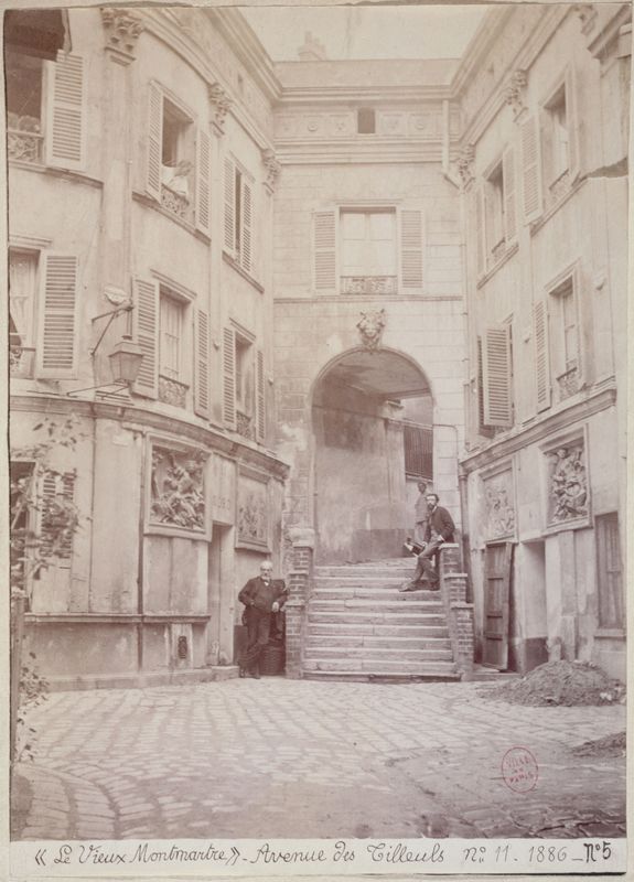Pavillon du XVIIIe siècle, décoré de 4 bas-reliefs sur l’histoire d'Apollon et de Coronis, 11 avenue des Tilleuls, Montmartre, 18ème arrondissement, Paris. 1886